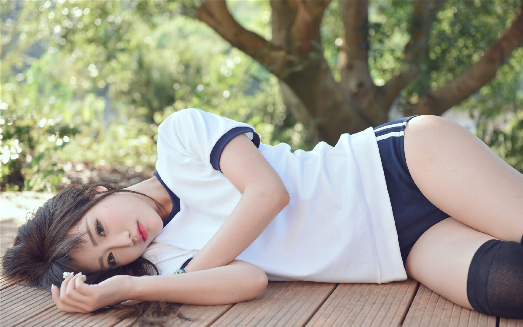 逆境中的“坚守者”：那些如钢铁般坚韧的球员，坚韧如钢什么意思