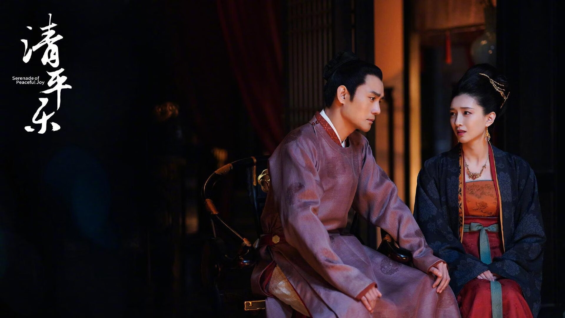 “沙滩手球精彩纷呈，运动员挑战速度与技巧”