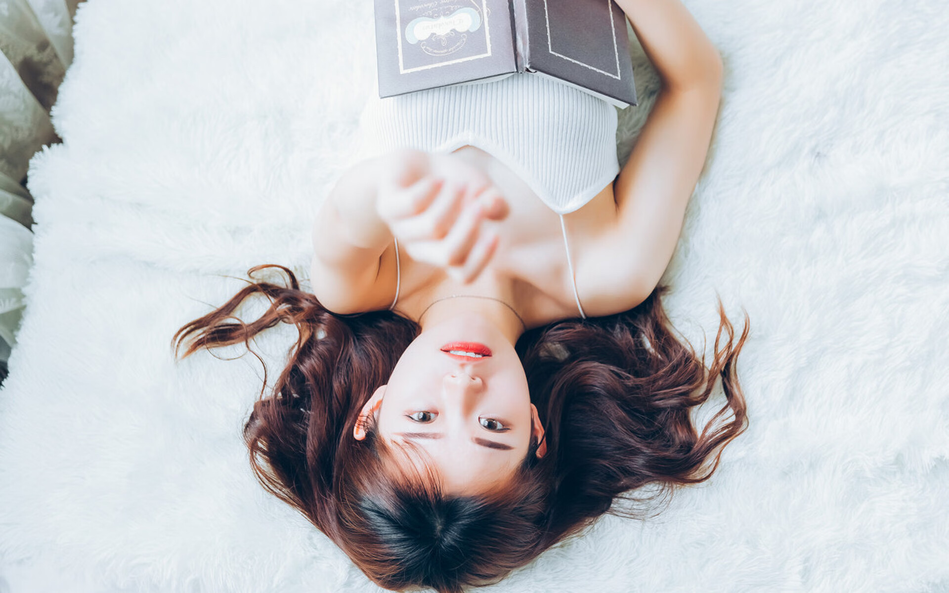 媒体日现场热闹非凡球员积极配合展示良好形象