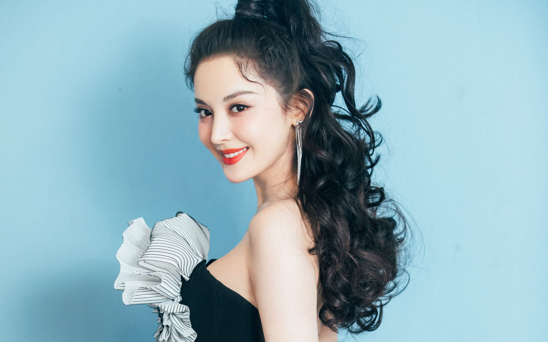 马刺状元秀再砍高分展现核心潜质，马刺为了状元签邓肯